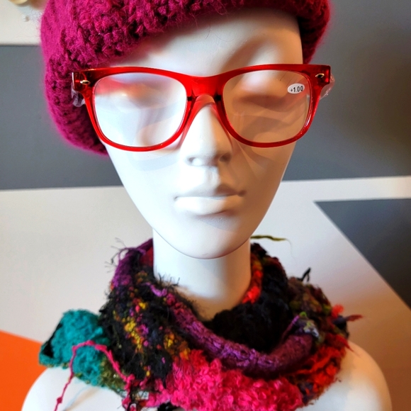 Accessories - Readers +1.00 and eyeglass pouch bundle